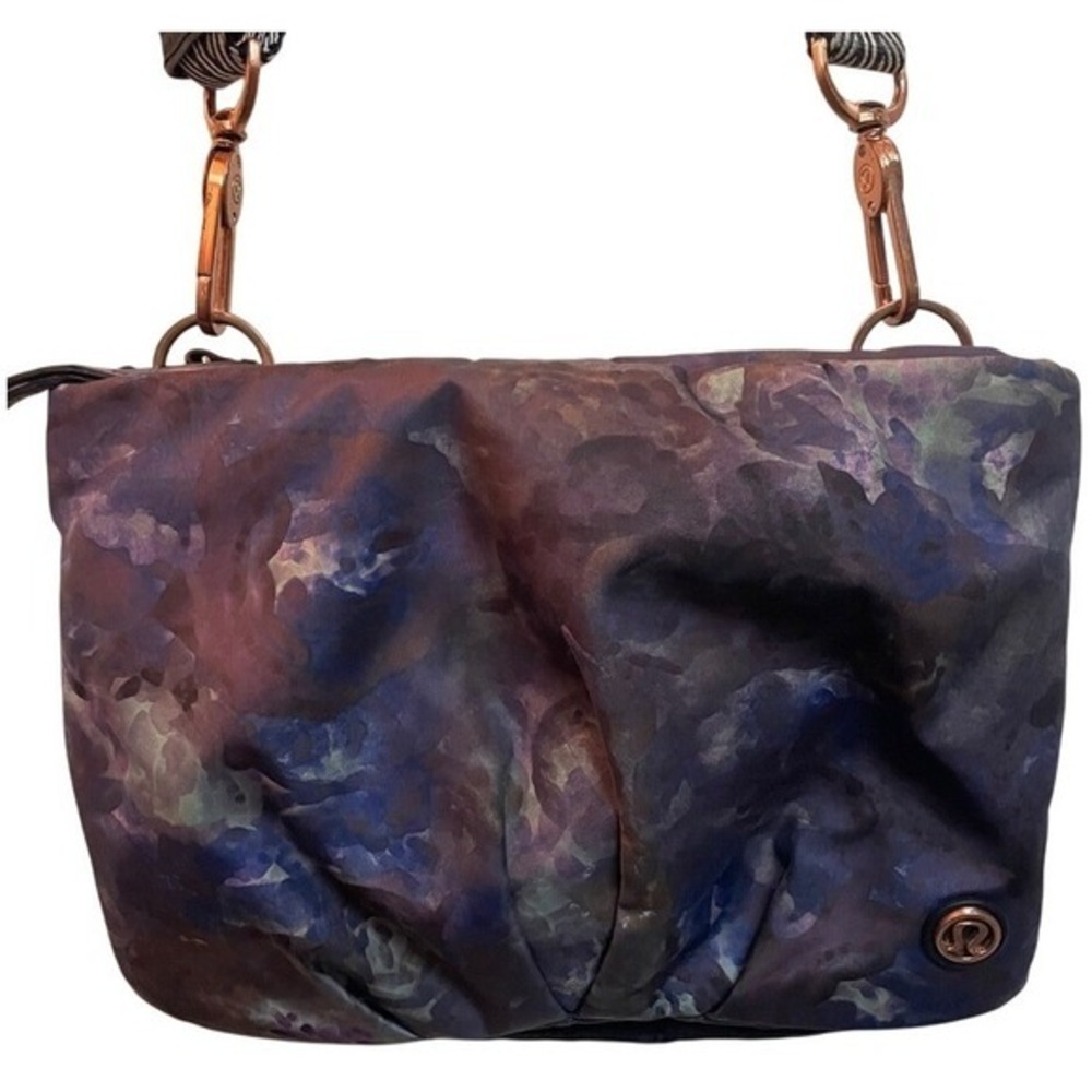 Lululemon All‎ Is Now Crossbody Bag Cosmic Floral Rose Gold Hardware Purple Blue